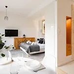 Апартаменты Delta Boutique 4*