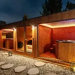 Delta Boutique Косцелиско